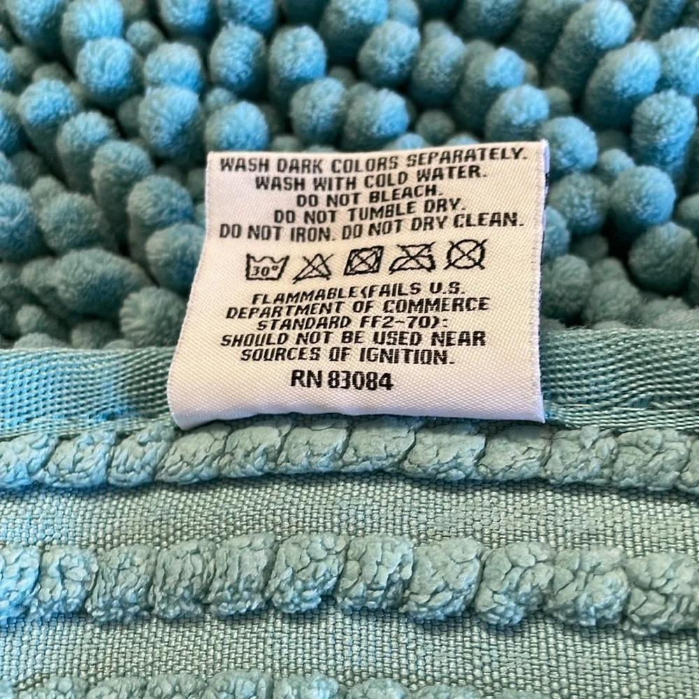NWT! Aqua Noodle Bath Rug/Mat!